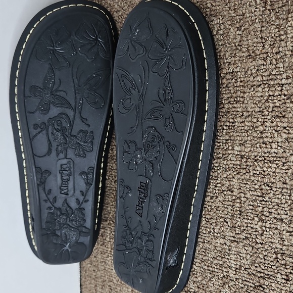 Alegria MIL-124 Red Patent Leather Platform Thong Sandals Sz 38 / 8 Womens - Picture 5 of 9